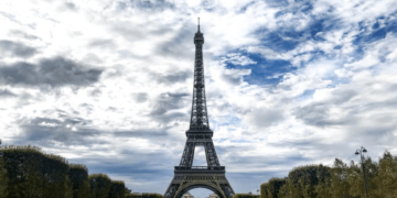 La Torre Eiffel reabrió después de 104 días