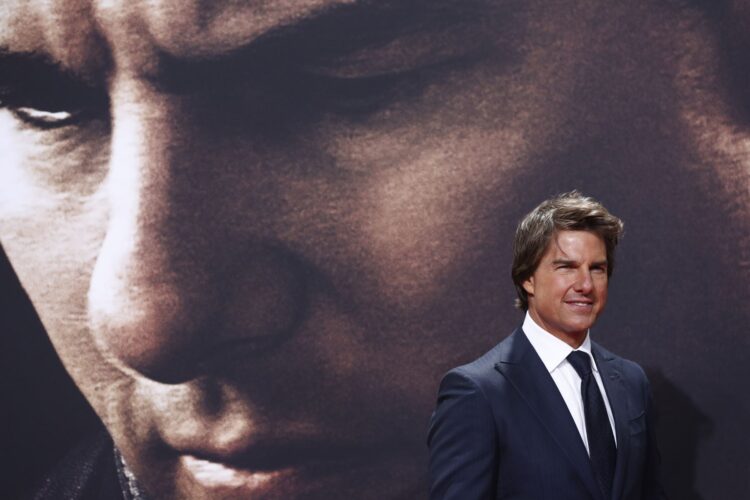 Universal negocia filmar la primer cinta de Tom Cruise y la NASA en el espacio