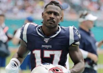 Antonio Brown se retira de la NFL