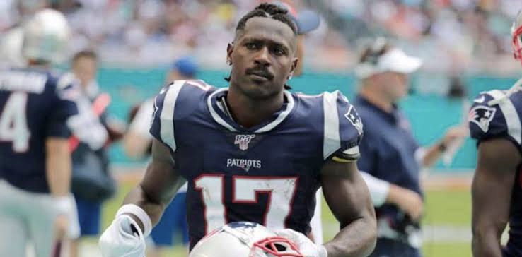 Antonio Brown se retira de la NFL