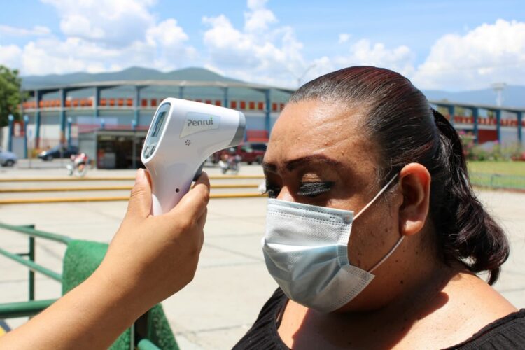 Termómetro infrarrojo no afecta la salud: IMSS