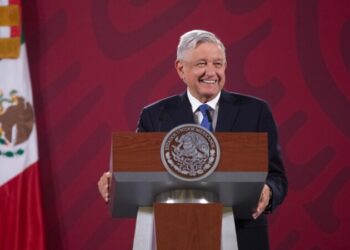 AMLO llama a mantener medidas preventivas ante COVID-19