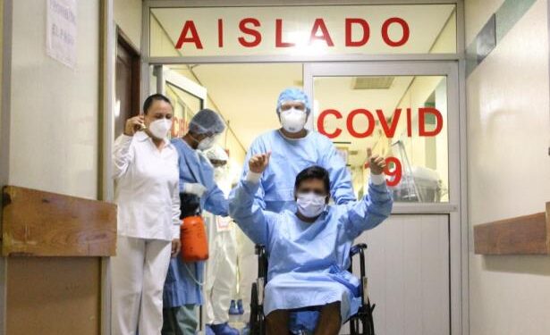 En Saltillo dan de alta al paciente que estuvo más grave por Covid-19