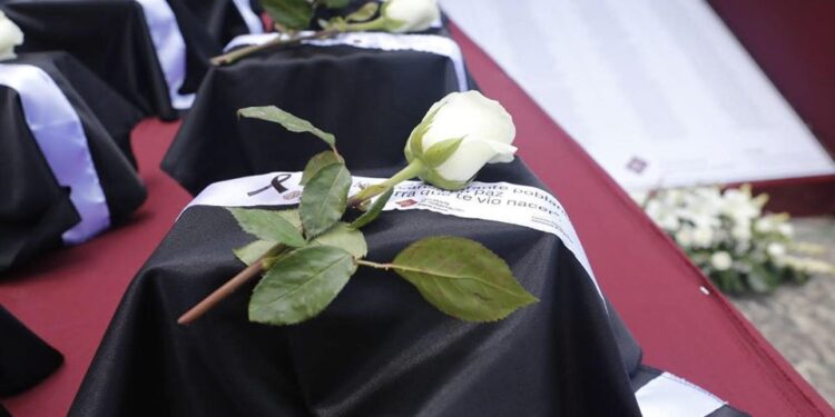 Llegan a Puebla las 105 urnas de migrantes fallecidos en EU por Covid-19