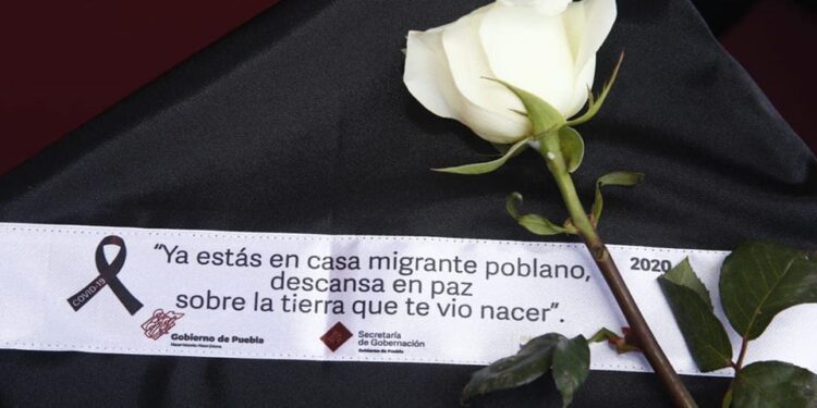 Llegan a Puebla las 105 urnas de migrantes fallecidos en EU por Covid-19