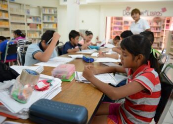 Apoyarán en matemáticas y español a 10 escuelas más