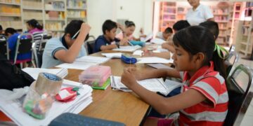 Apoyarán en matemáticas y español a 10 escuelas más