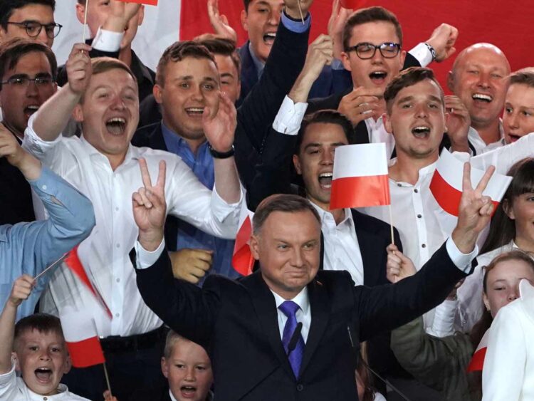 Virtual triunfo de conservadores en Polonia