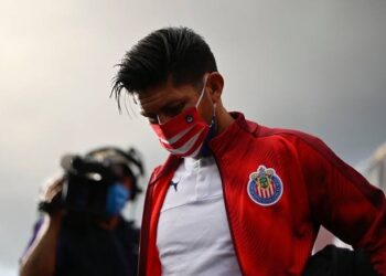 Oribe Peralta es positivo por Covid-19 en Chivas