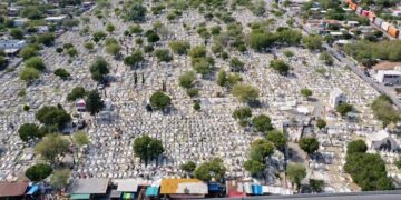 Alistan fosas covid en panteón de Nuevo Laredo