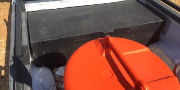 Esconde a indocumentados en caja de herramienta