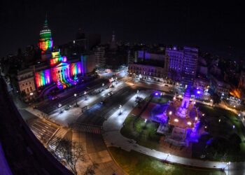 Argentina se pinta de arcoíris por 10 años de matrimonio igualitario