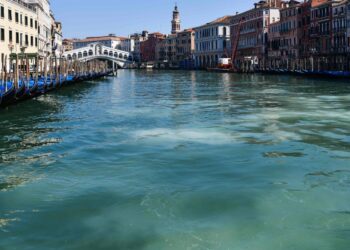 Venecia recordará sus canales vacíos por el virus en la víspera de la Mostra