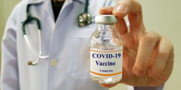 Vacuna de AstraZeneca y Oxford contra covid-19 da resultados positivos