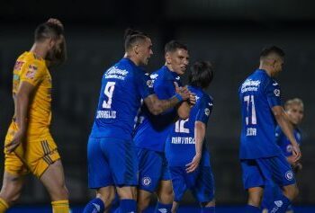 Cruz Azul empata 1-1 con Tigres y gana en penales pase a final 