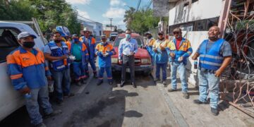 Supervisa alcalde cuadrillas de bacheo en Nuevo Laredo
