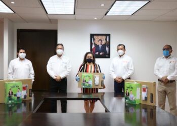 Entregan 2,187 computadoras a maestros de Tamaulipas para clases en línea