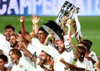 Real Madrid levanta el título de liga en España