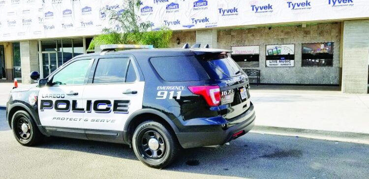 Por violar medidas sanitarias clausuran comercios de Laredo, Texas