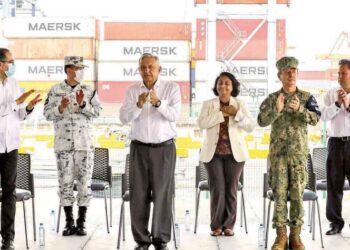 SEDENA y SEMAR controlarán aduanas y puertos en México por orden de AMLO