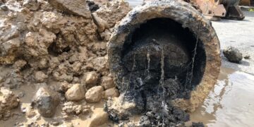 Residuos sólidos colapsan tuberías de drenaje en Victoria