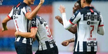 Rayados remonta y vence 3-1 a Santos en pretemporada