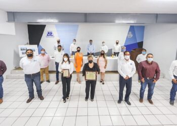 Entregan Ayuntamiento y CIC preseas a Ingenieras del año