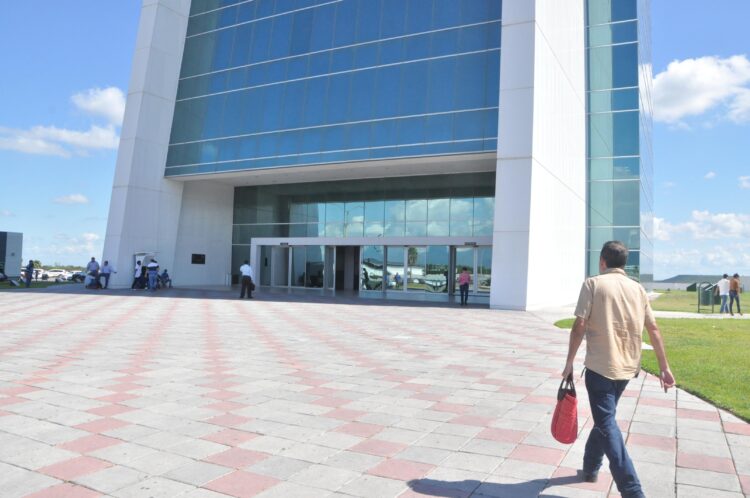 Burócratas estatales trabajarán desde casa hasta 17 de Julio