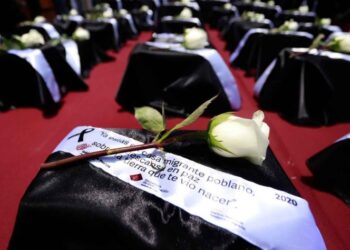 Suman mil 780 mexicanos muertos en EU por covid-19