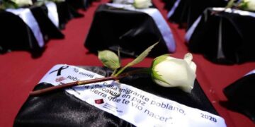 Suman mil 780 mexicanos muertos en EU por covid-19