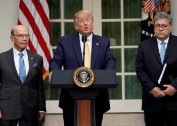 Pide Trump no incluir a los indocumentados del censo en EU