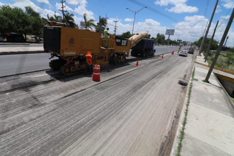 Rehabilitan pavimento en avenidas Rigo Tovar y Lauro Villar en Matamoros