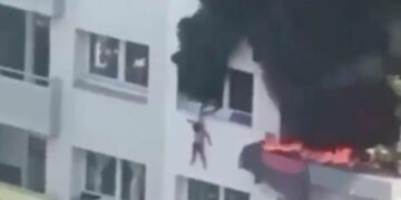 Niños saltan desde 12 metros para salvarse de las llamas