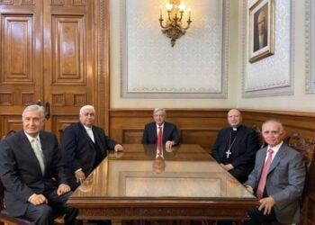 Presidente López se reúne con nuncio Franco Coppola