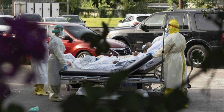 Hospitales de Houston al borde del colapso