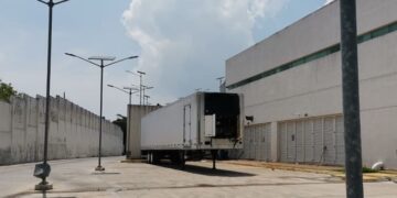 Llega trailer frigorífico para cadáveres de Covid en Tampico