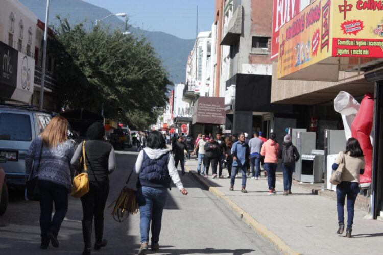 Retan comerciantes las indicaciones de Salud, abren negocios no esenciales