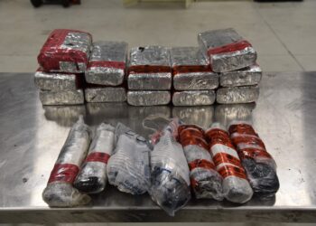 Confiscan metanfetamina y heroína por 1.2 millones de dólares