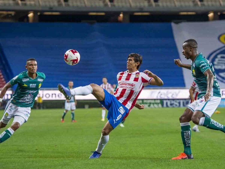 Chivas y León empatan 0-0 en la primera jornada