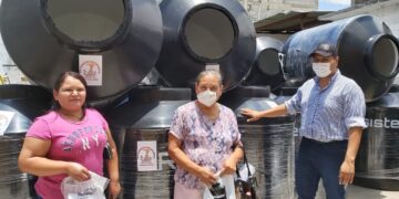 Reciben tinacos 70 familias antorchistas de Jaumave