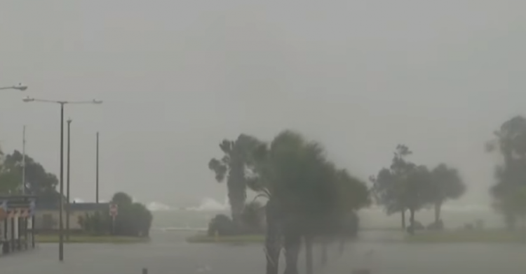 “Hanna” tocó tierra en Isla del Padre, Texas, enfila a Tamaulipas y Nuevo León