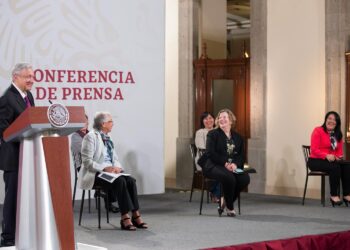 AMLO destaca apoyo sin precedentes a las mujeres