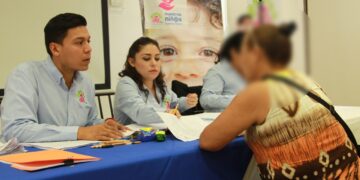 Entrega DIF Tamaulipas becas y despensas a beneficiarios de Nuestros Niños, Nuestro Futuro