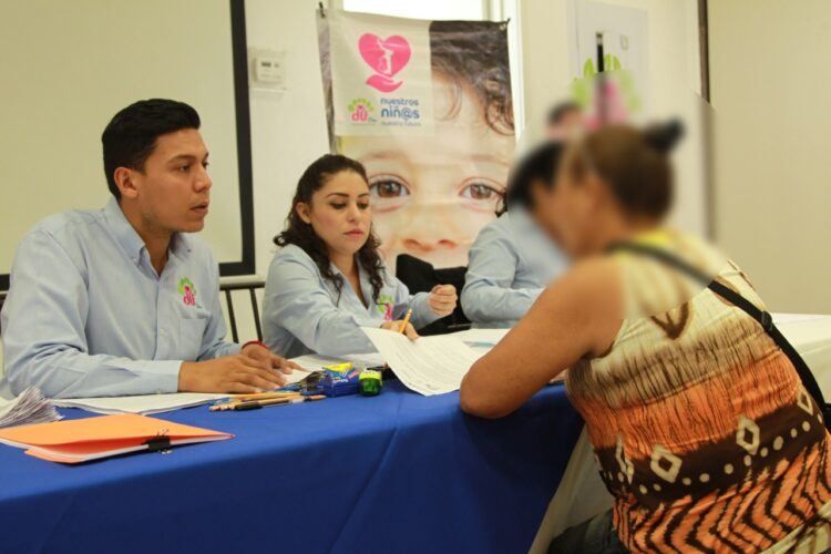 Entrega DIF Tamaulipas becas y despensas a beneficiarios de Nuestros Niños, Nuestro Futuro