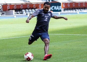Entrena Rayados con ‘refuerzo’
