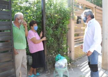 Llevan despensas y cubrebocas a Col. Cavazos en Victoria 