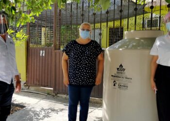 Llegan a Colonias  Miguel Alemán y Del Valle tinacos subsidiados