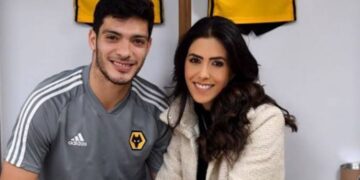 Raúl Jiménez se convierte en papá por primera vez