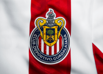 Chivas presenta sus nuevas camisetas para el Apertura 2020