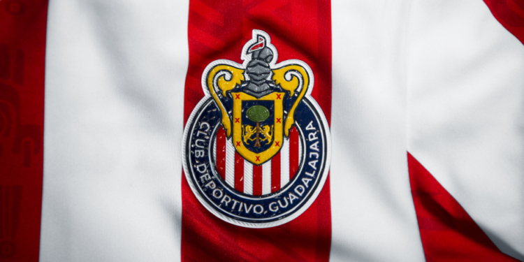 Chivas presenta sus nuevas camisetas para el Apertura 2020